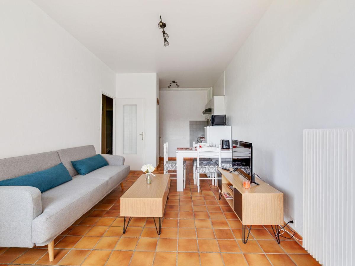 Simplistic Holiday Home In Grandcamp With Garden 外观 照片