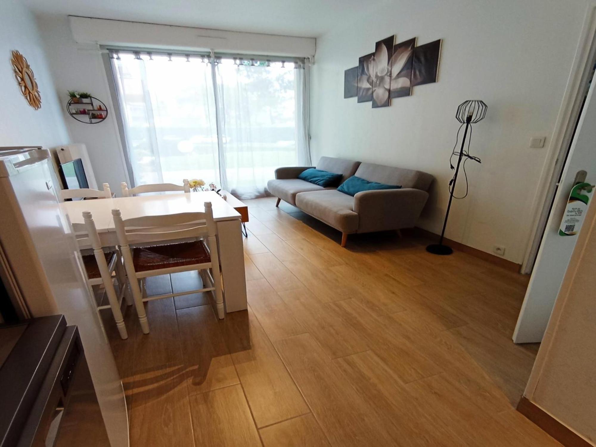Simplistic Holiday Home In Grandcamp With Garden 外观 照片