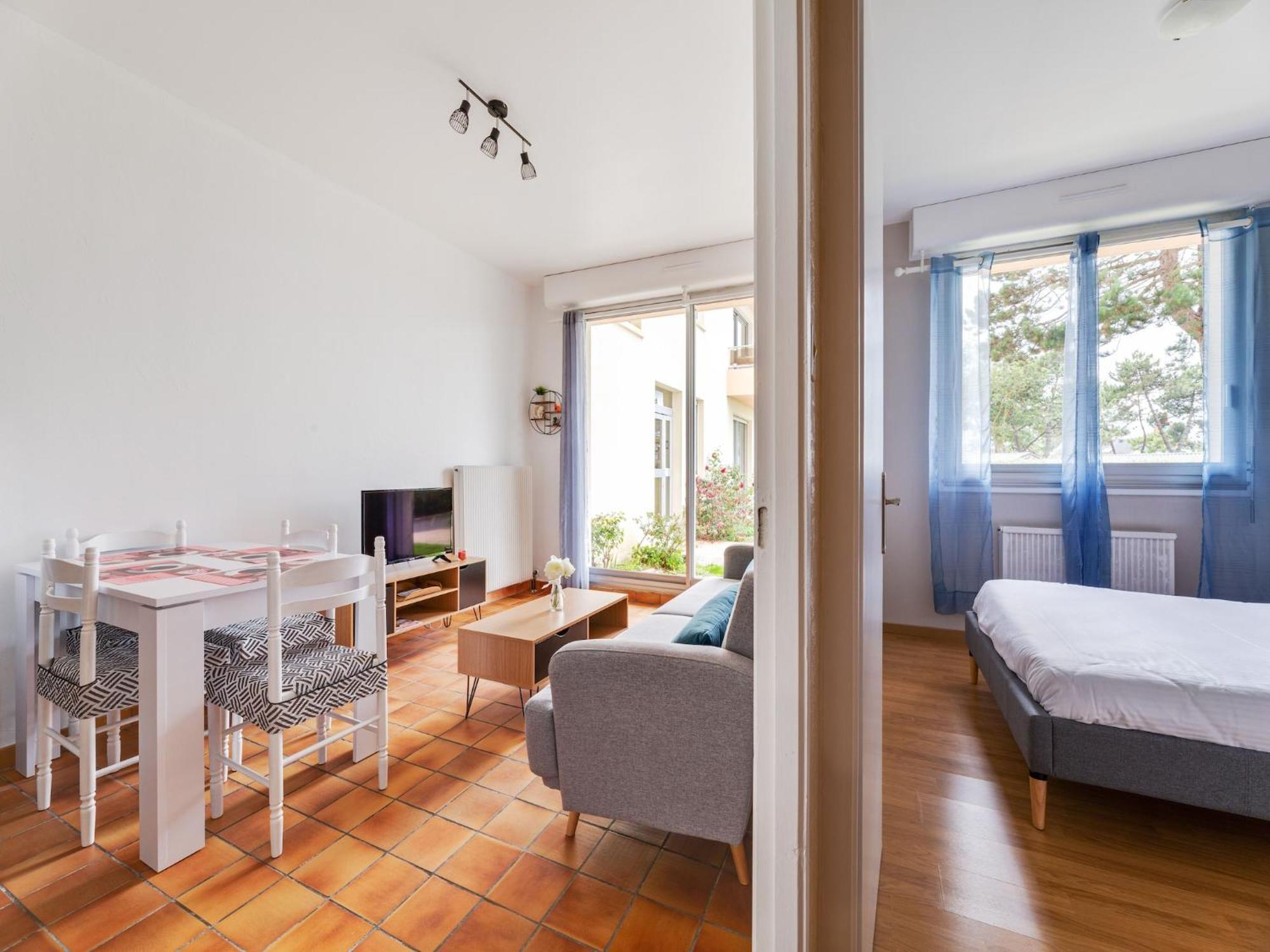 Simplistic Holiday Home In Grandcamp With Garden 外观 照片